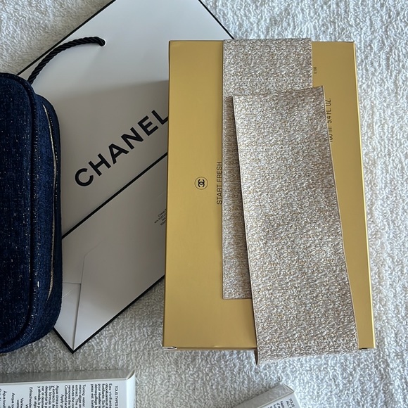 Chanel Start Fresh Holiday Skincare Set - Picture 10 of 17